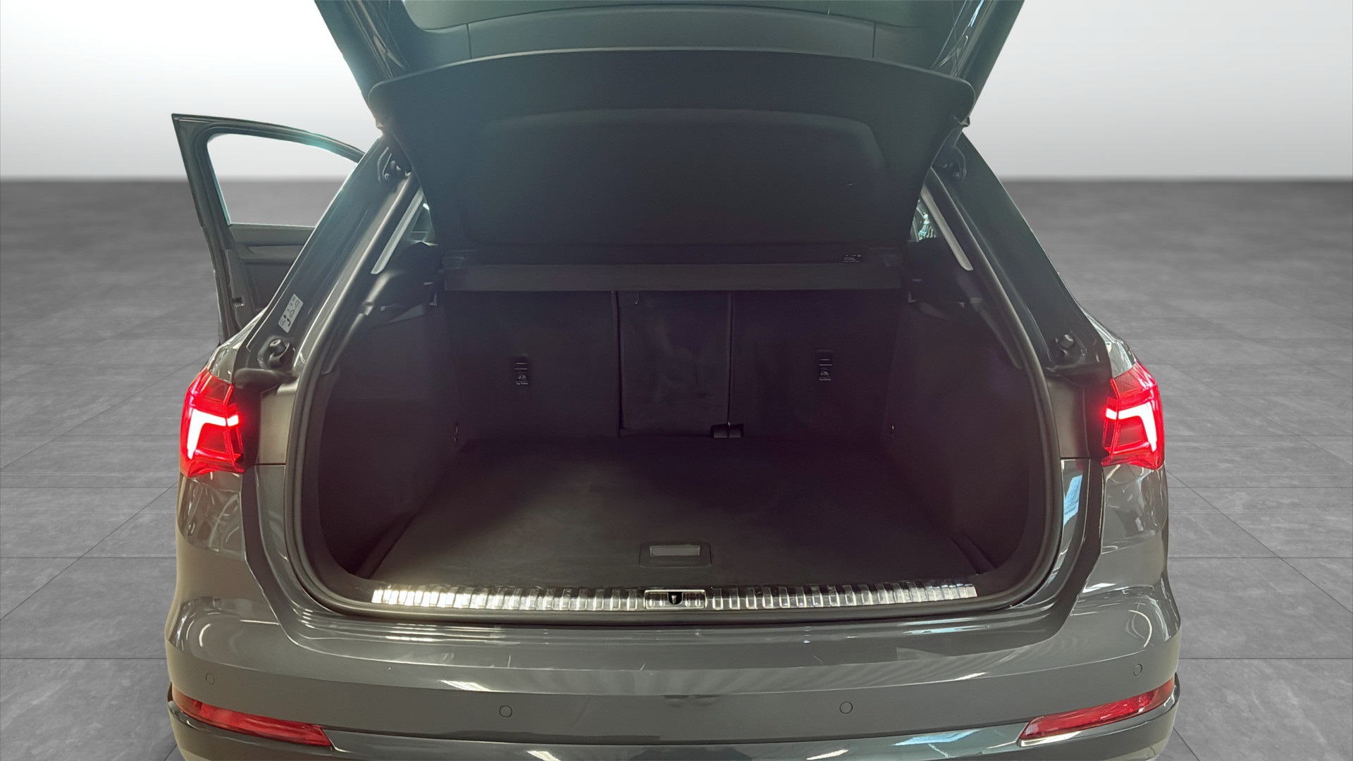 Audi Q3 XGJ91U