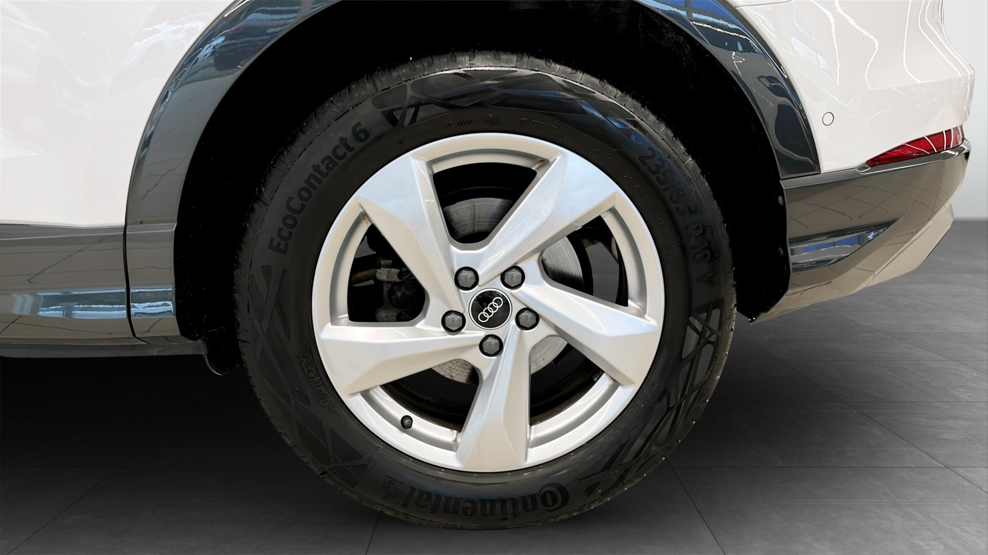 Audi Q3 XGL58P
