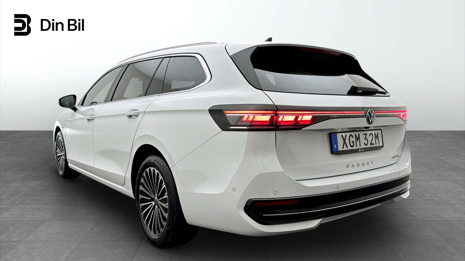 Volkswagen Passat XGM32M