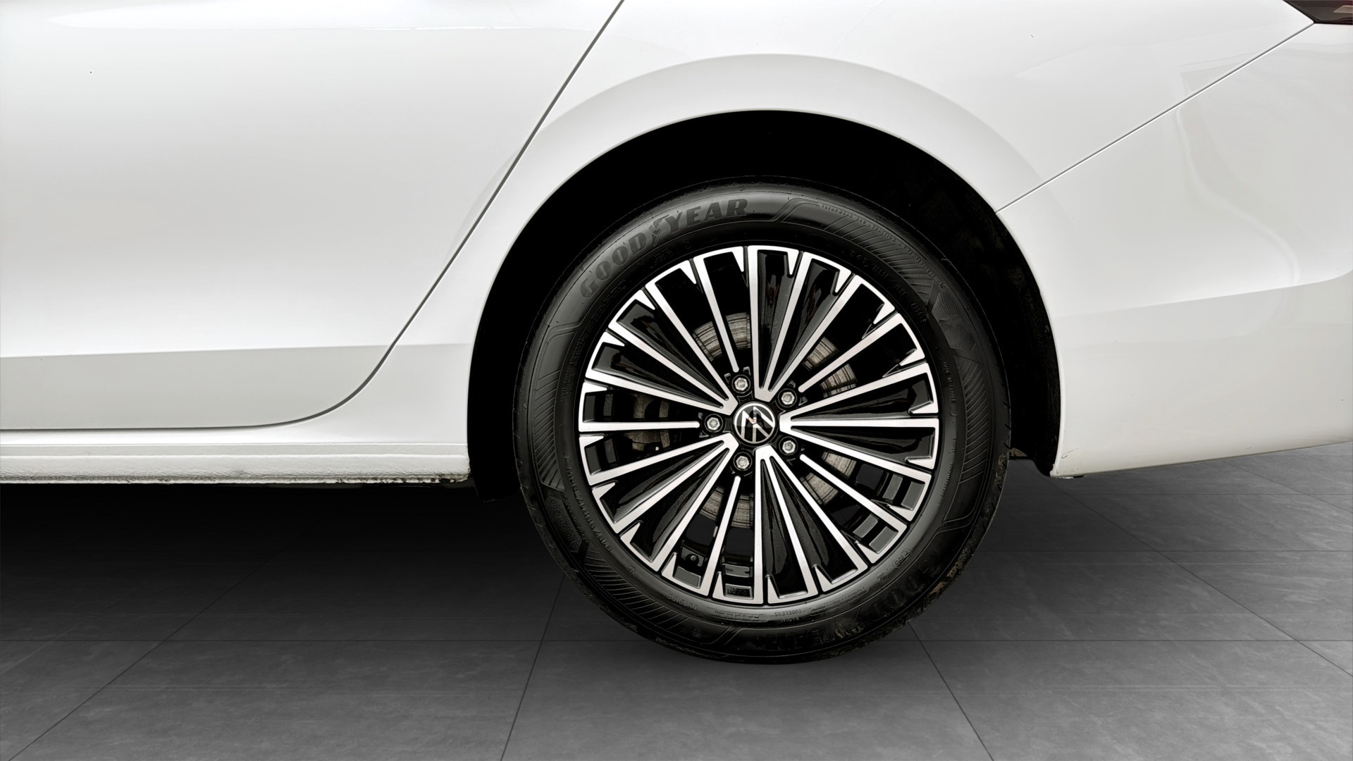 Volkswagen Passat XGM32M