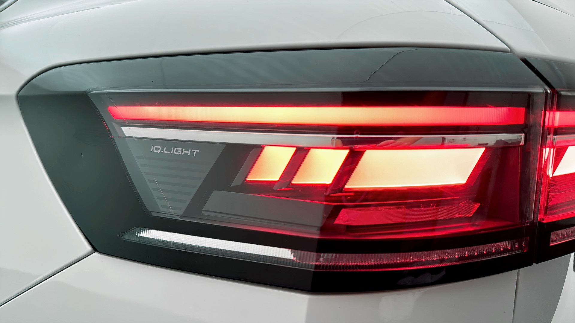 Volkswagen Passat XGM32M