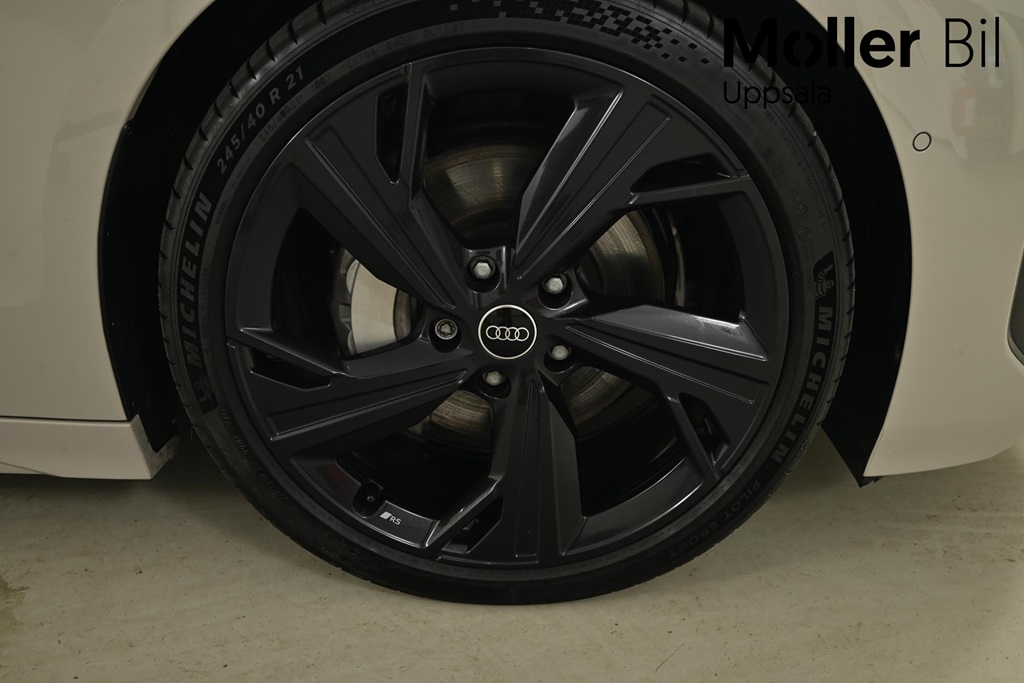 Audi A6 Avant e-tron XGP32L