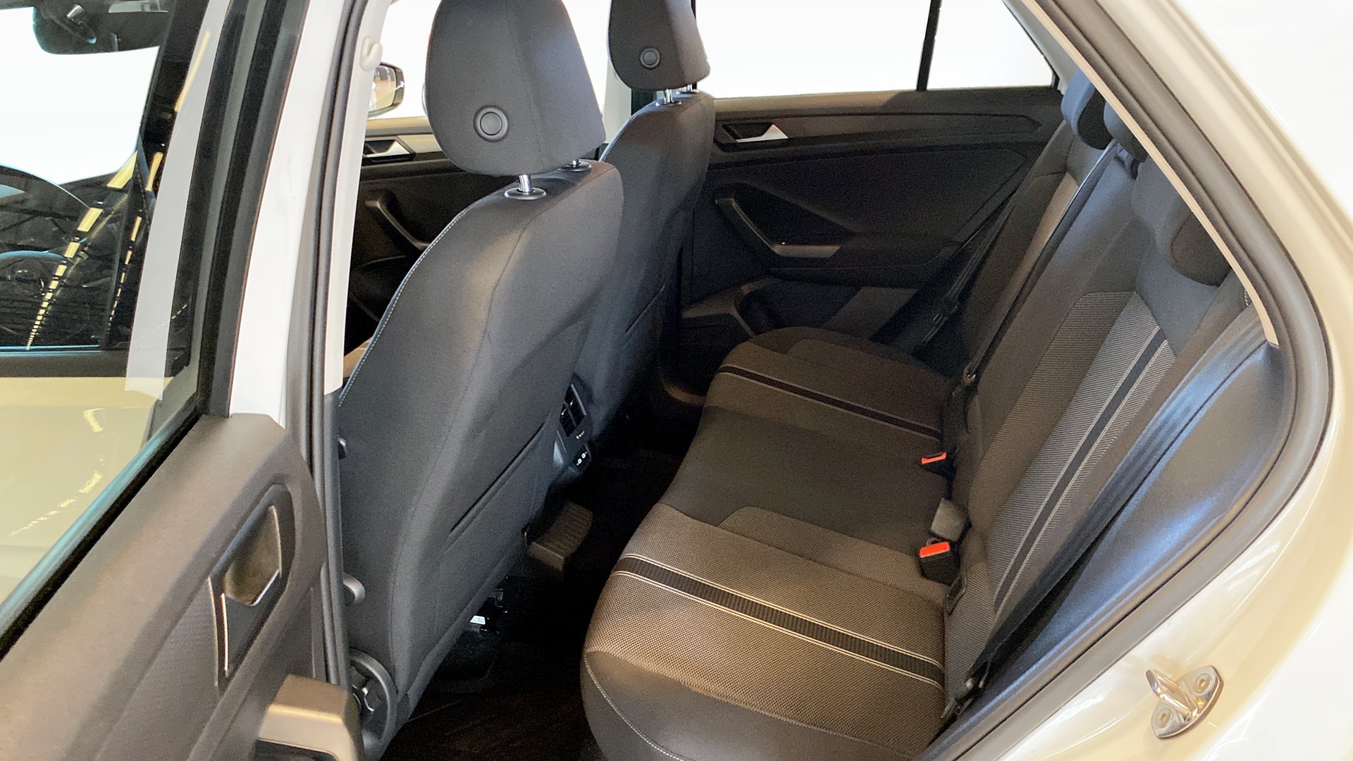 Volkswagen T-Roc XHD60Y