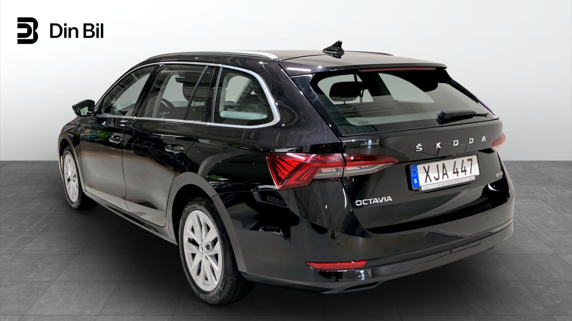 Skoda Octavia XJA447