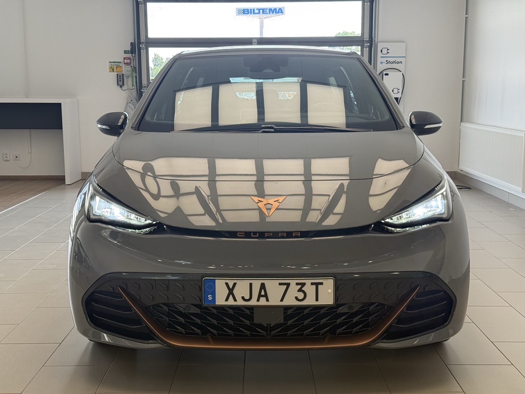 CUPRA Born XJA73T