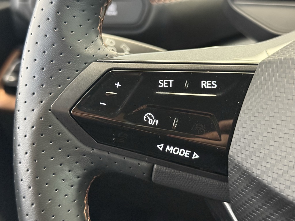 CUPRA Born XJA73T