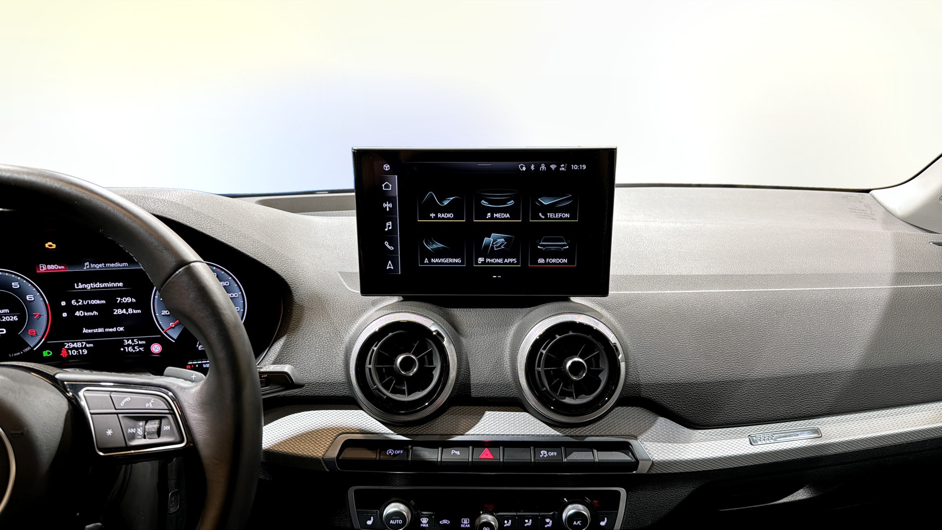 Audi Q2 XJB27K