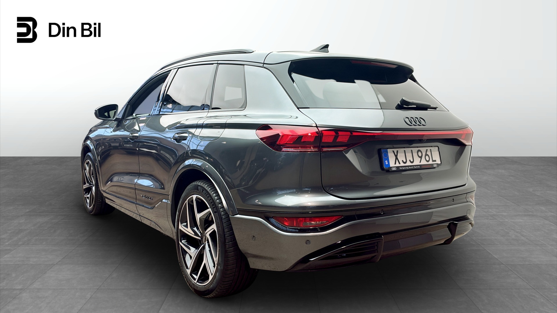 Audi SQ6 e-tron XJJ96L