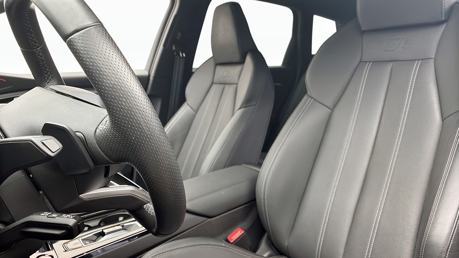 Audi SQ6 e-tron XJJ96L