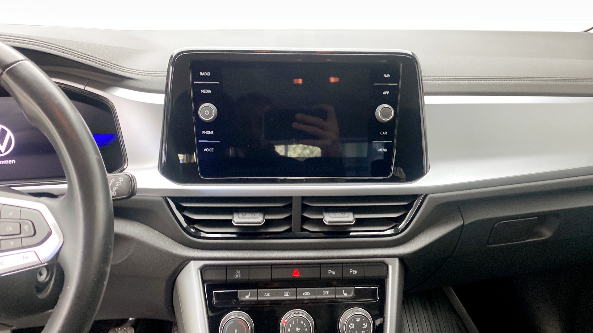 Volkswagen T-Roc XKE48D
