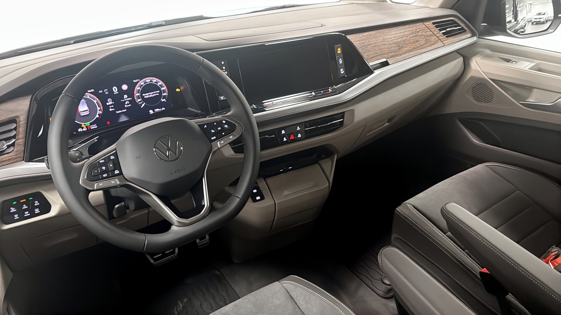 Volkswagen T7 Multivan XKH97R
