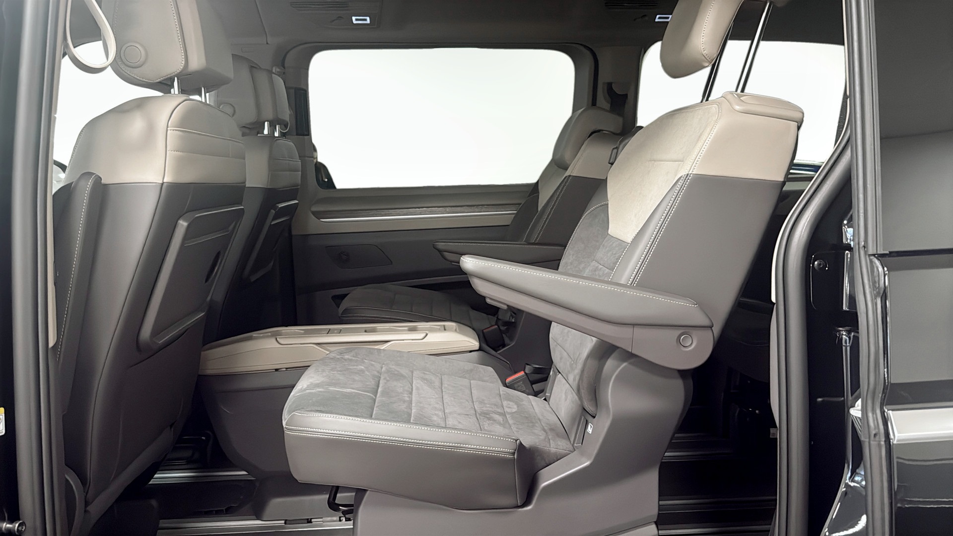Volkswagen T7 Multivan XKH97R