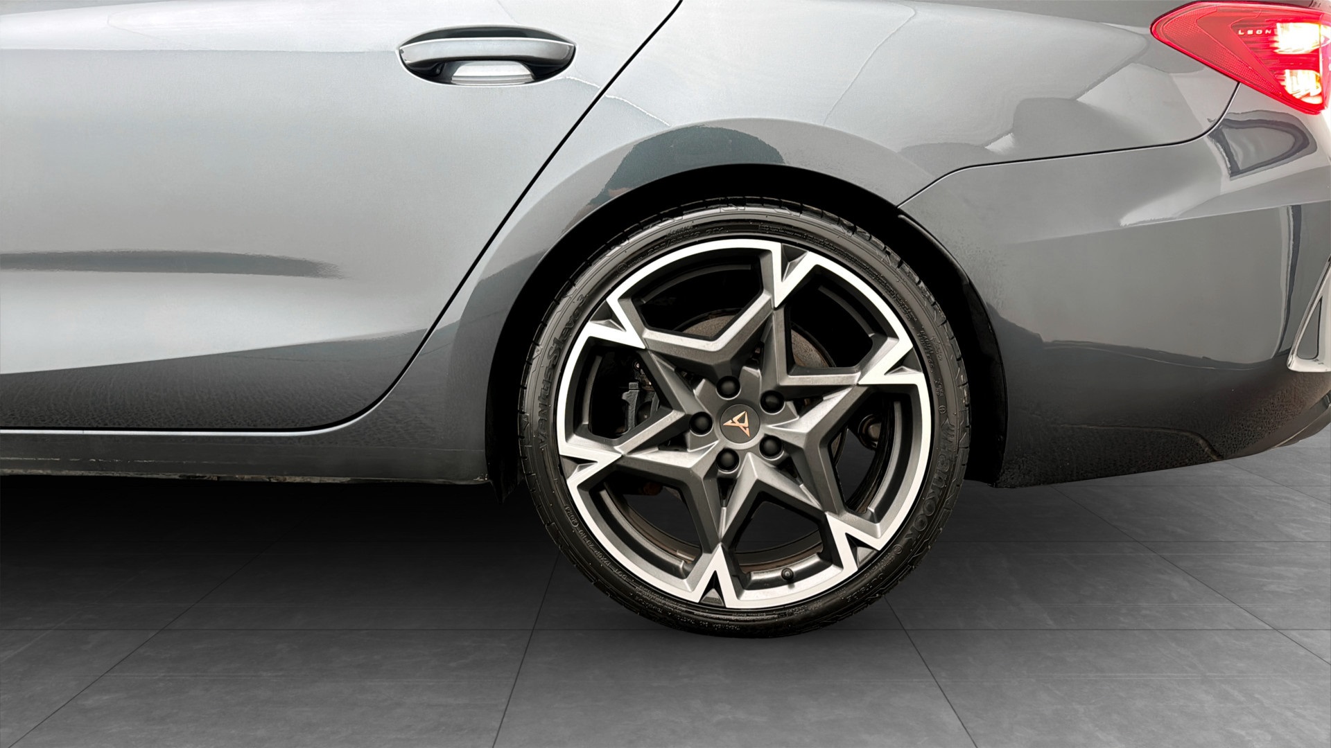 CUPRA Leon XKK96J