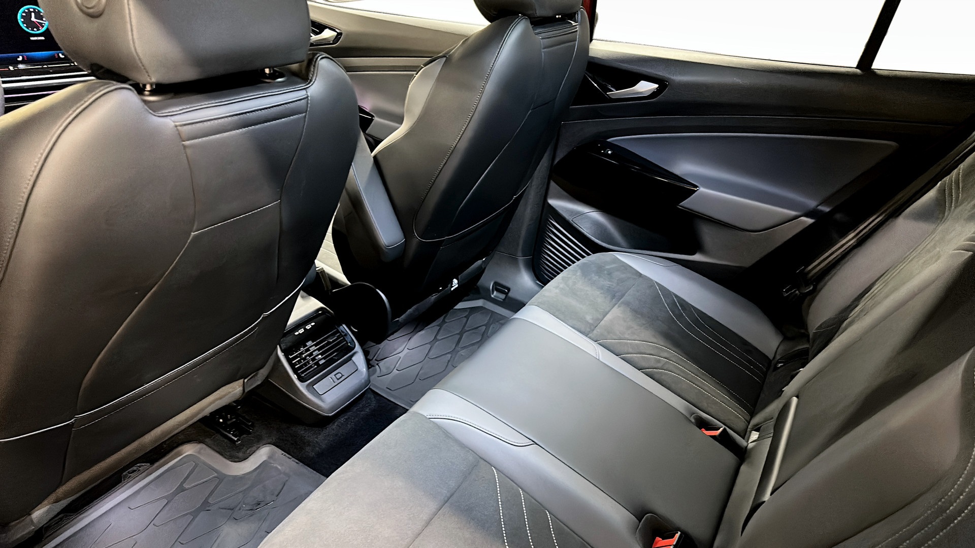 Volkswagen ID.4 XKM61U