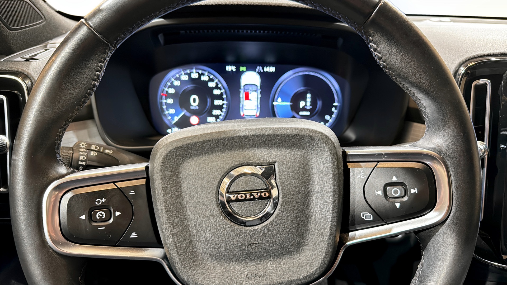 Volvo XC40 XLP08W