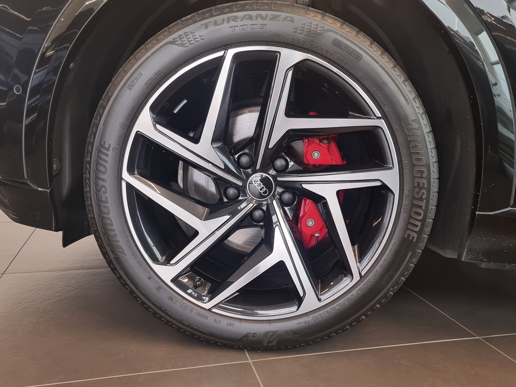 Audi Q6 e-tron XMK95Z