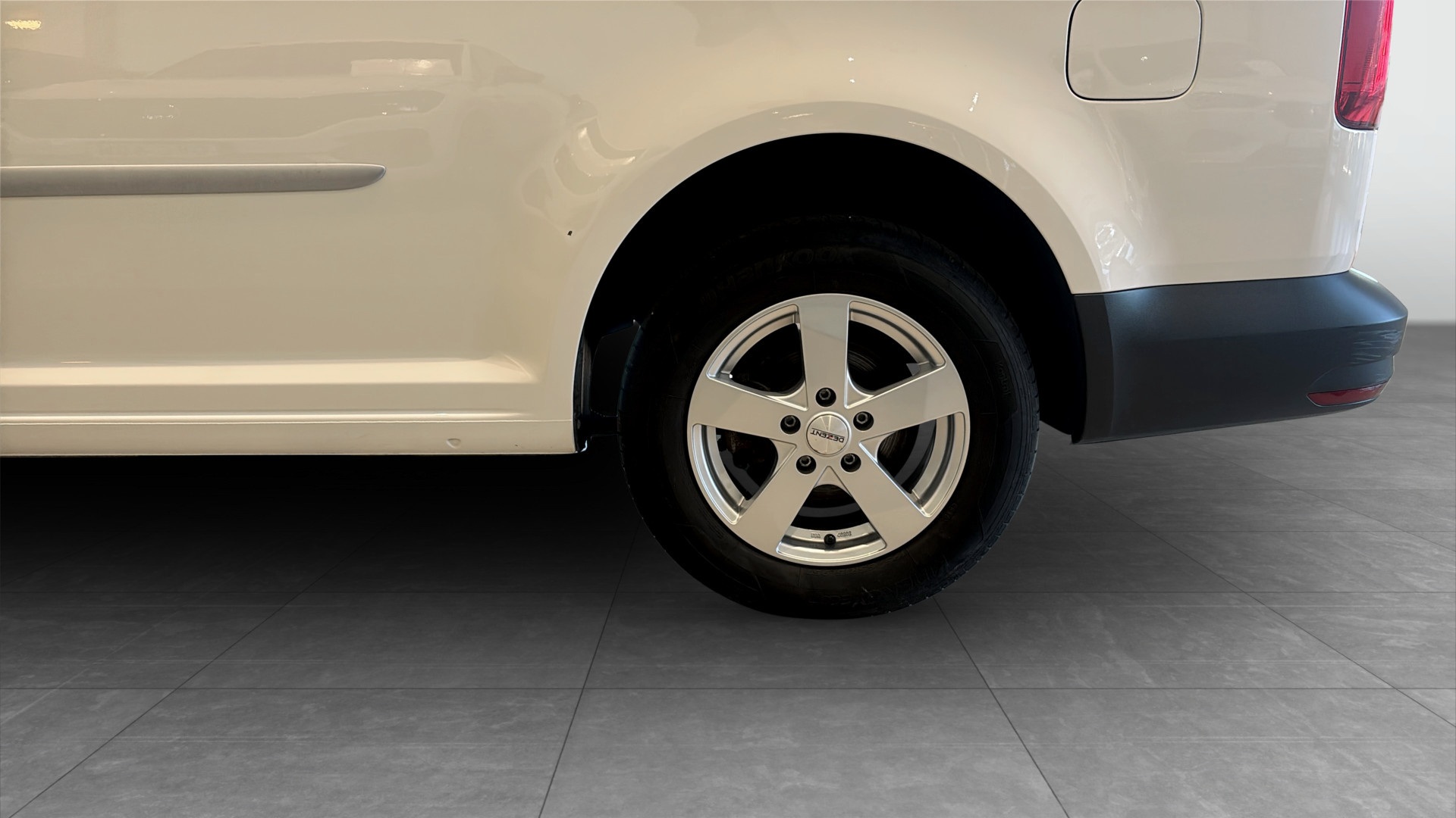 Volkswagen Caddy Maxi Skåp XND29A
