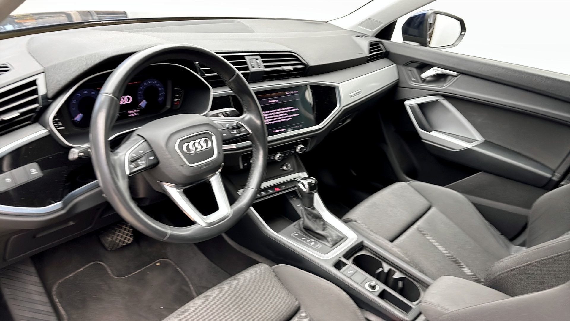 Audi Q3 XNH093