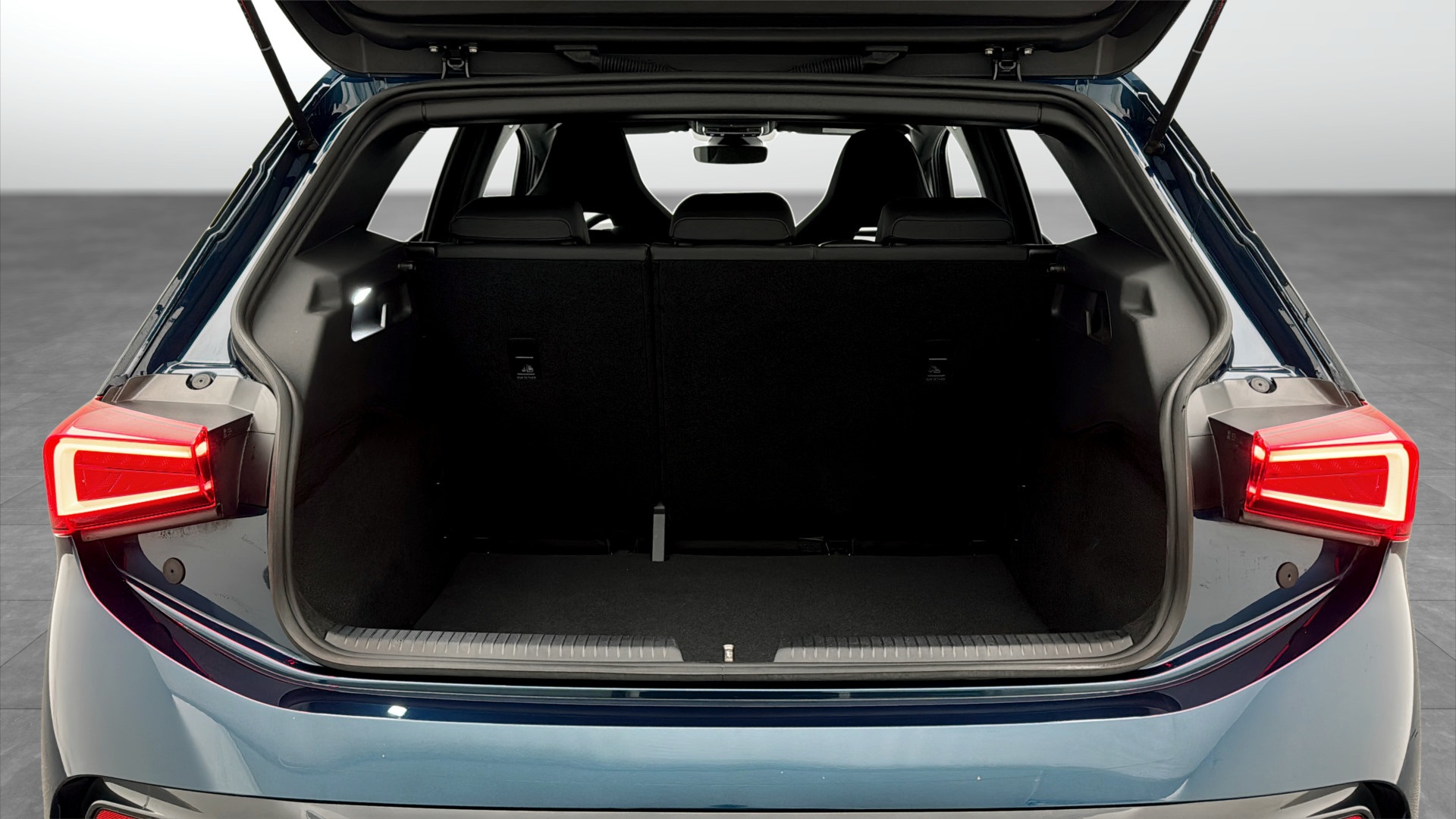 CUPRA Born XNM58L