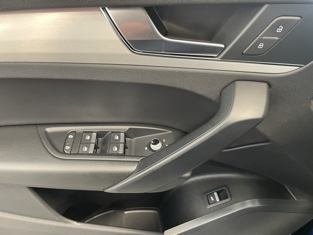 Audi Q5 Sportback XOM39M