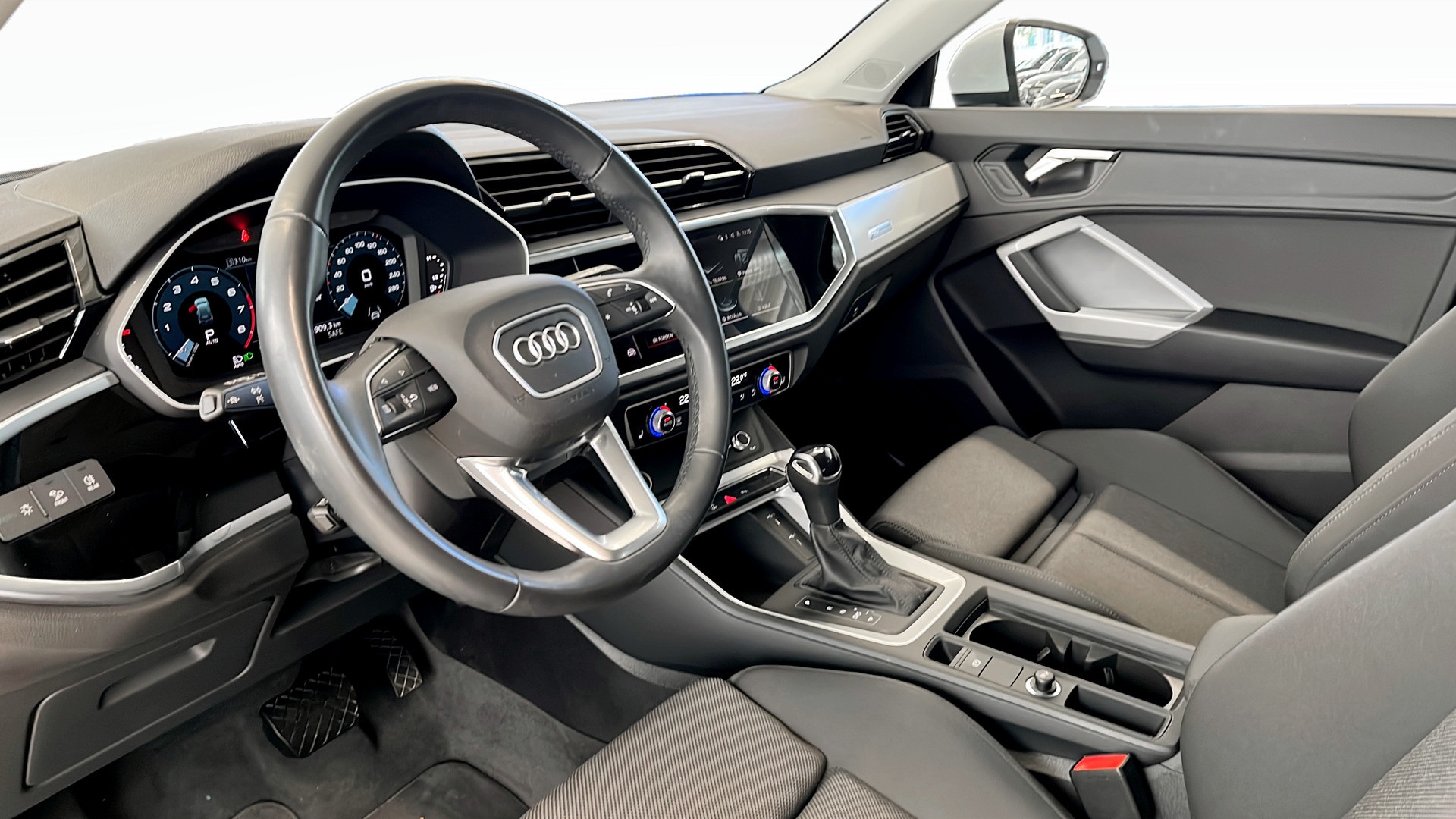 Audi Q3 XOP59L
