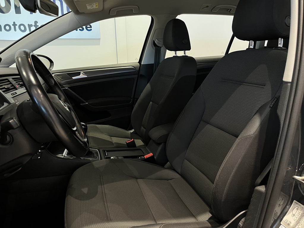 Volkswagen Golf XPD99G