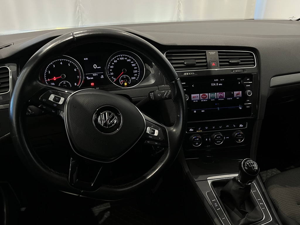 Volkswagen Golf XPD99G