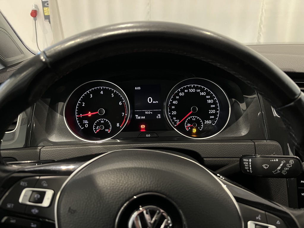 Volkswagen Golf XPD99G