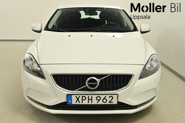 Volvo V40 XPH962