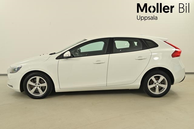 Volvo V40 XPH962