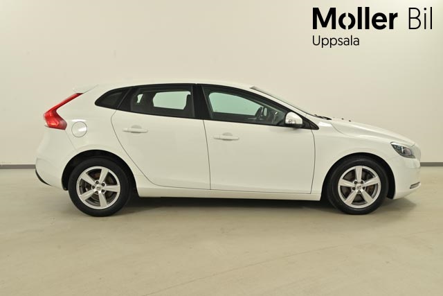 Volvo V40 XPH962