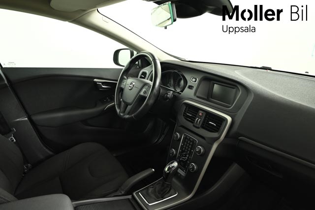 Volvo V40 XPH962