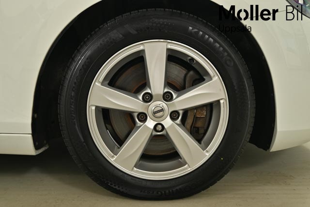 Volvo V40 XPH962
