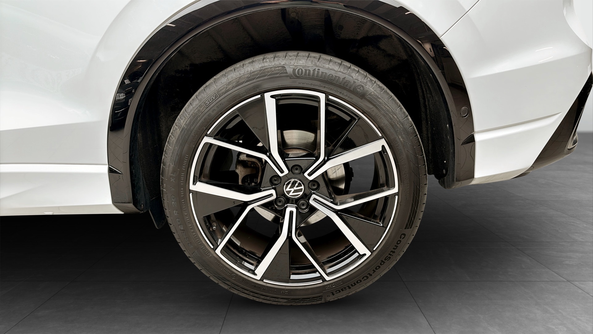 Volkswagen Tiguan XPJ95T