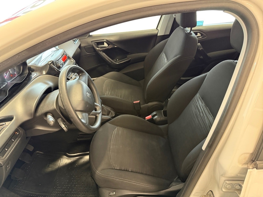 Peugeot 208 XRB689