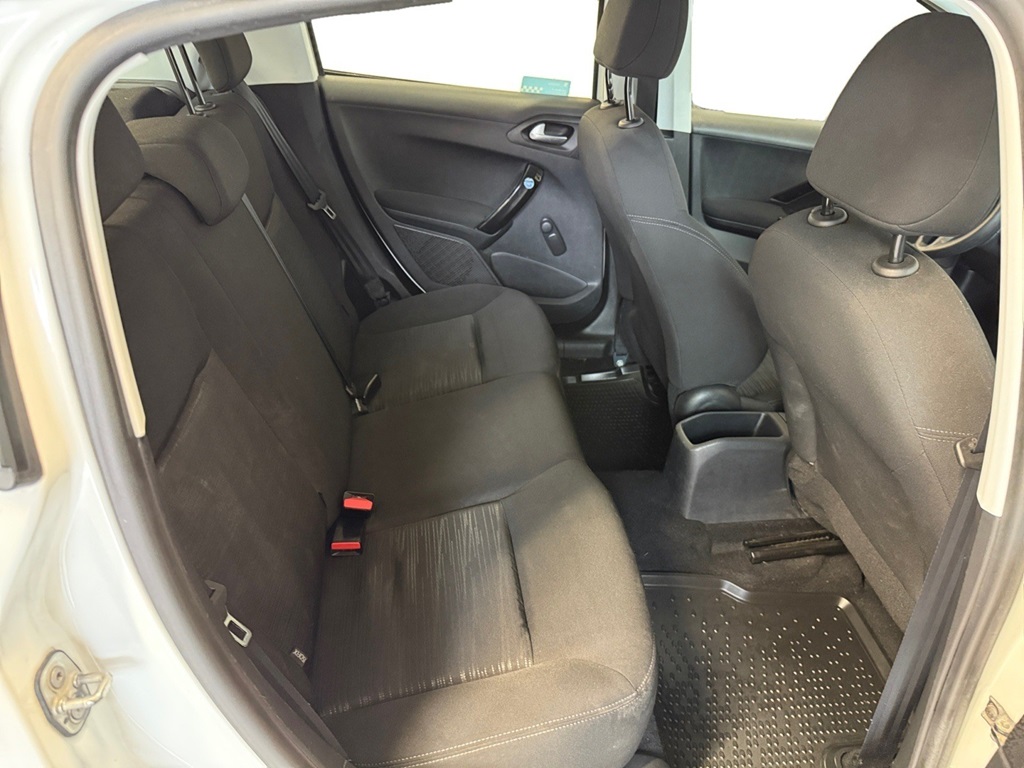 Peugeot 208 XRB689