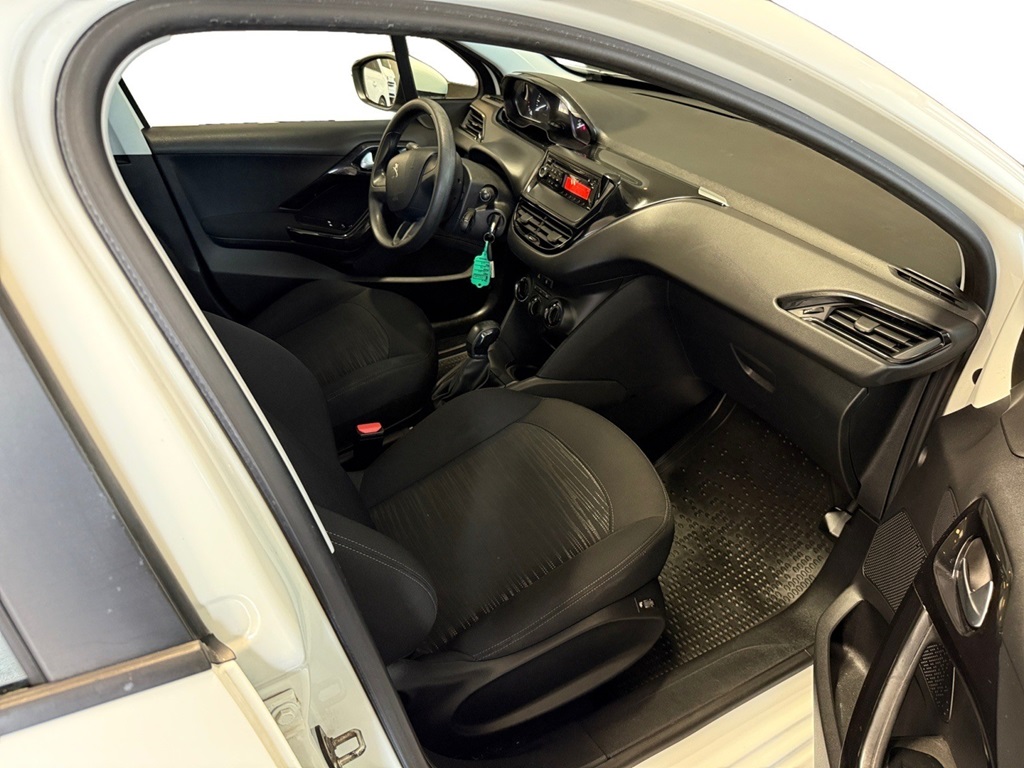 Peugeot 208 XRB689