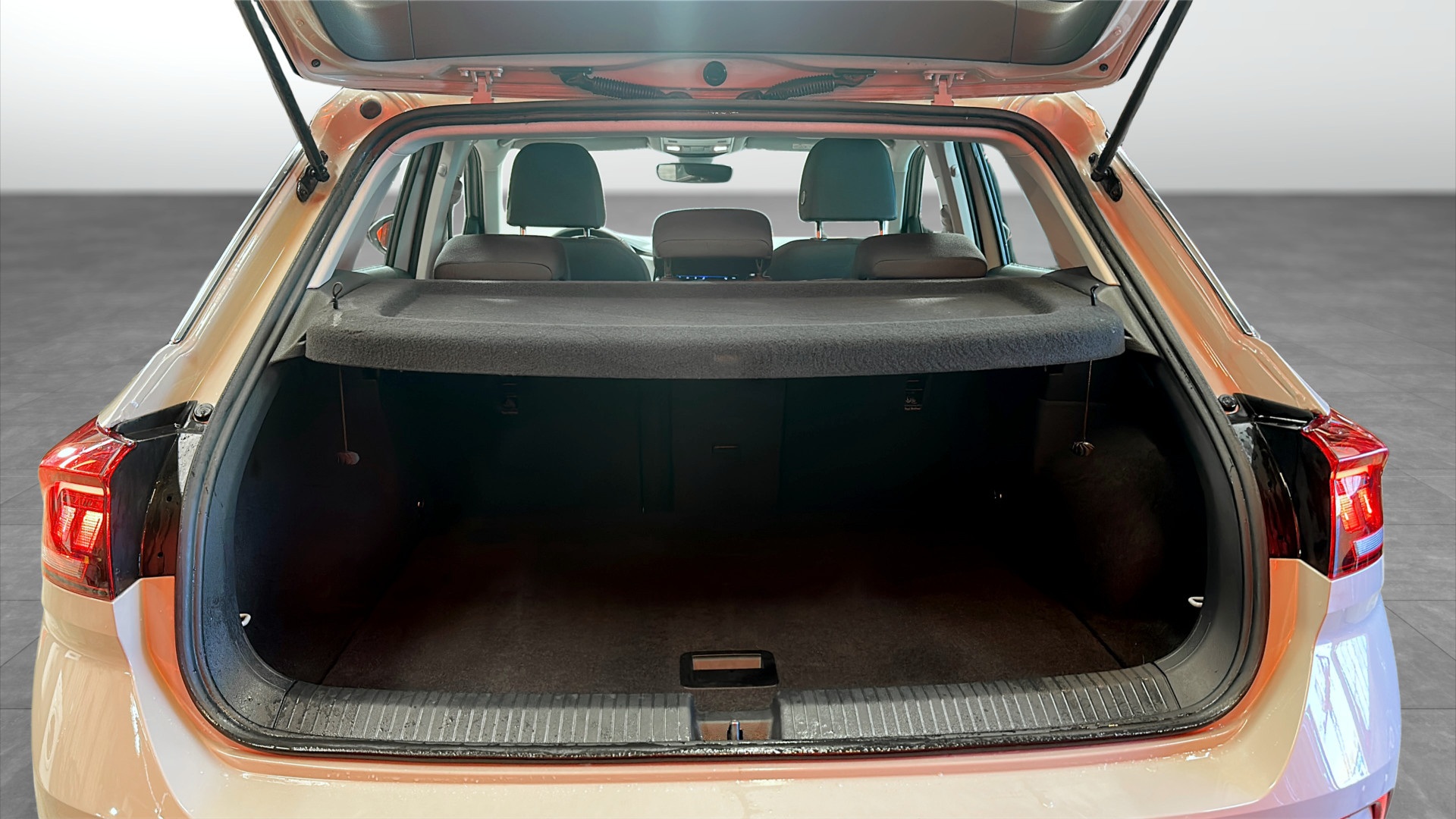 Volkswagen T-Roc XRB95K