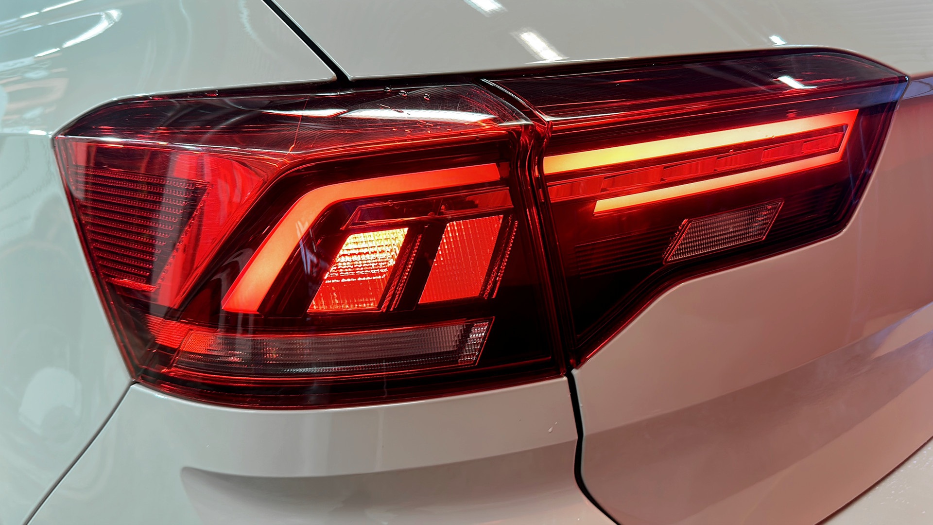 Volkswagen T-Roc XRB95K