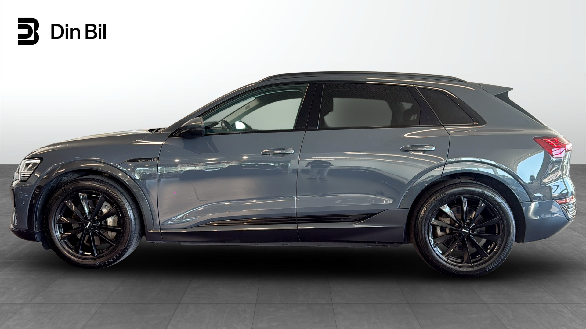 Audi Q8 XRE21Z