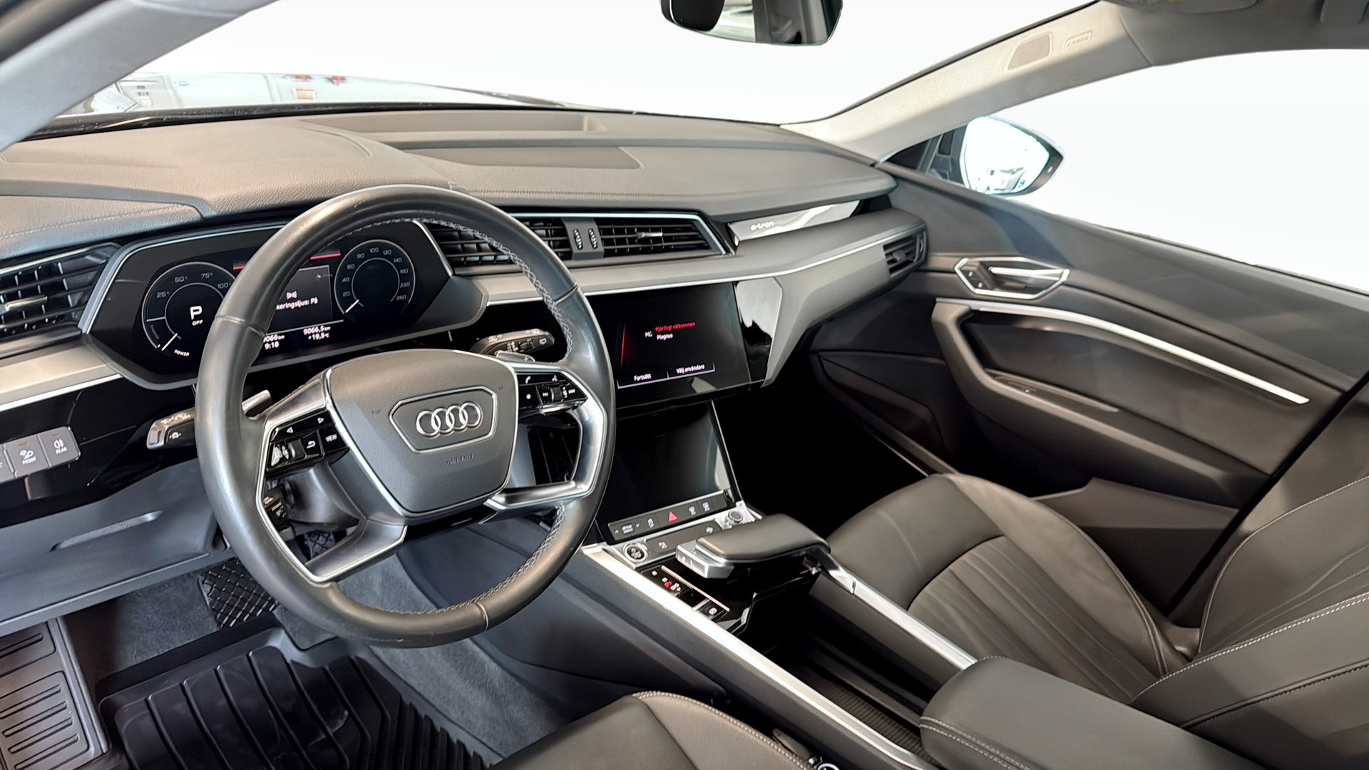 Audi Q8 XRE21Z