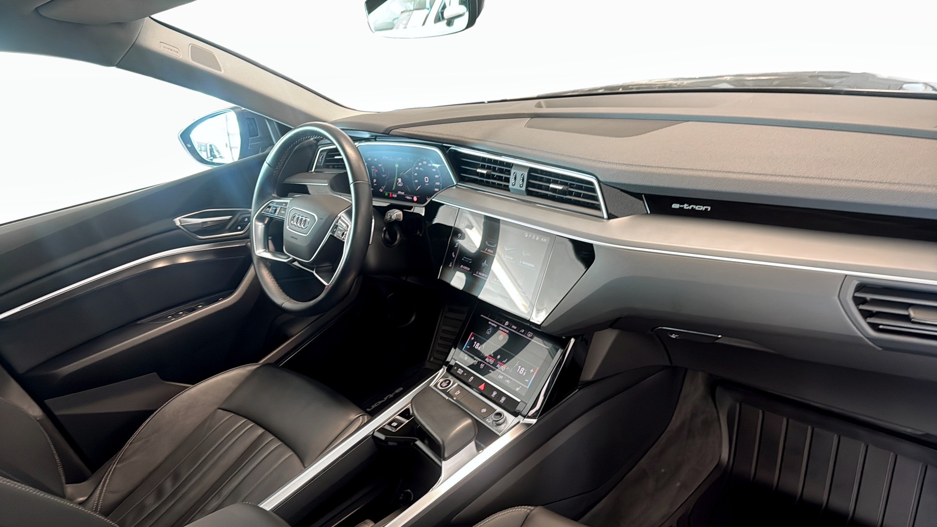 Audi Q8 XRE21Z