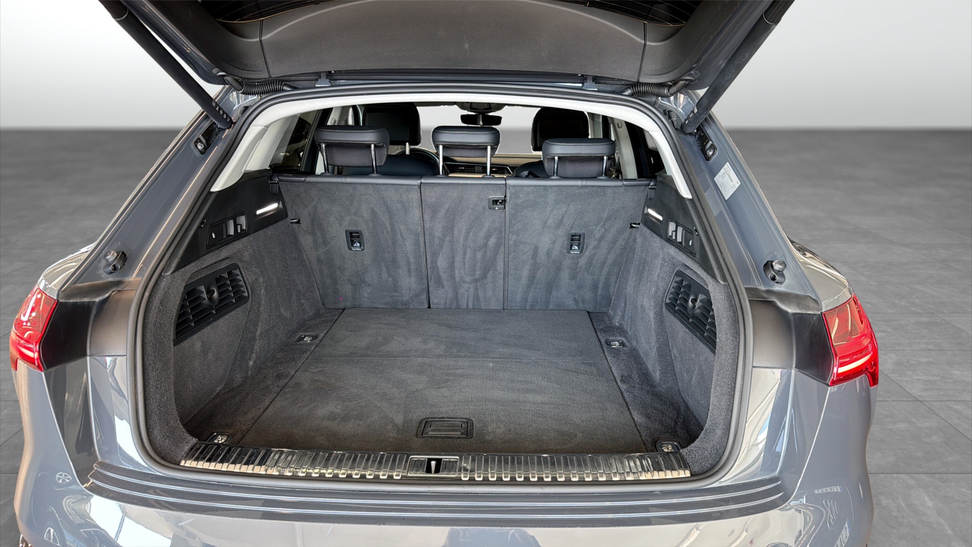 Audi Q8 XRE21Z