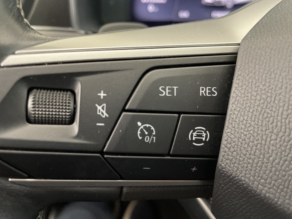SEAT Leon XST08L