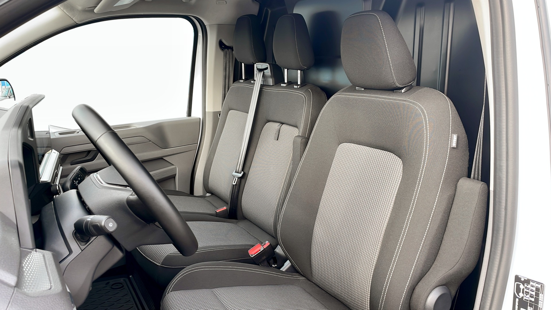 Volkswagen T7 Transporter XTK96R