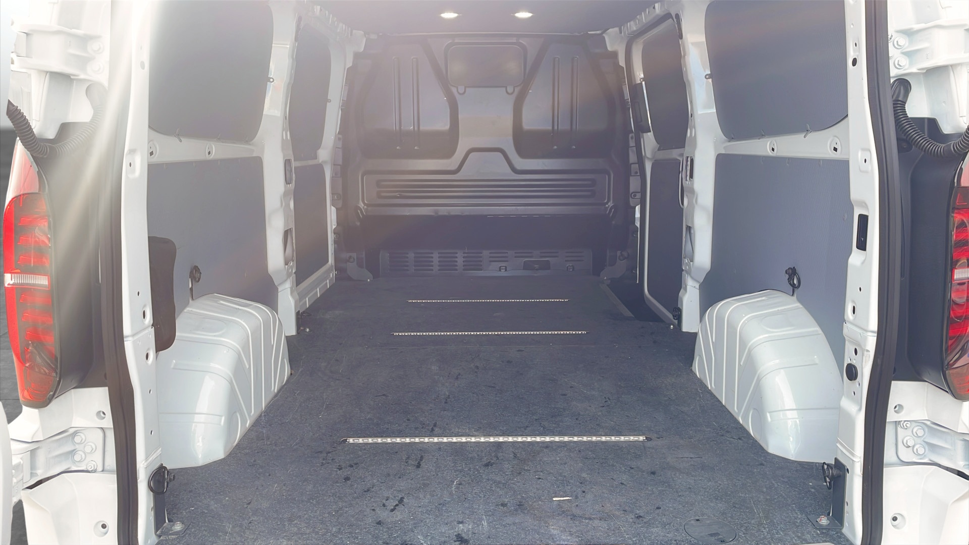 Volkswagen T7 Transporter XTK96R