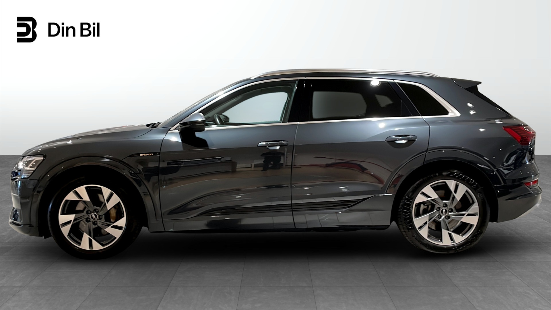 Audi e-tron XUF92J
