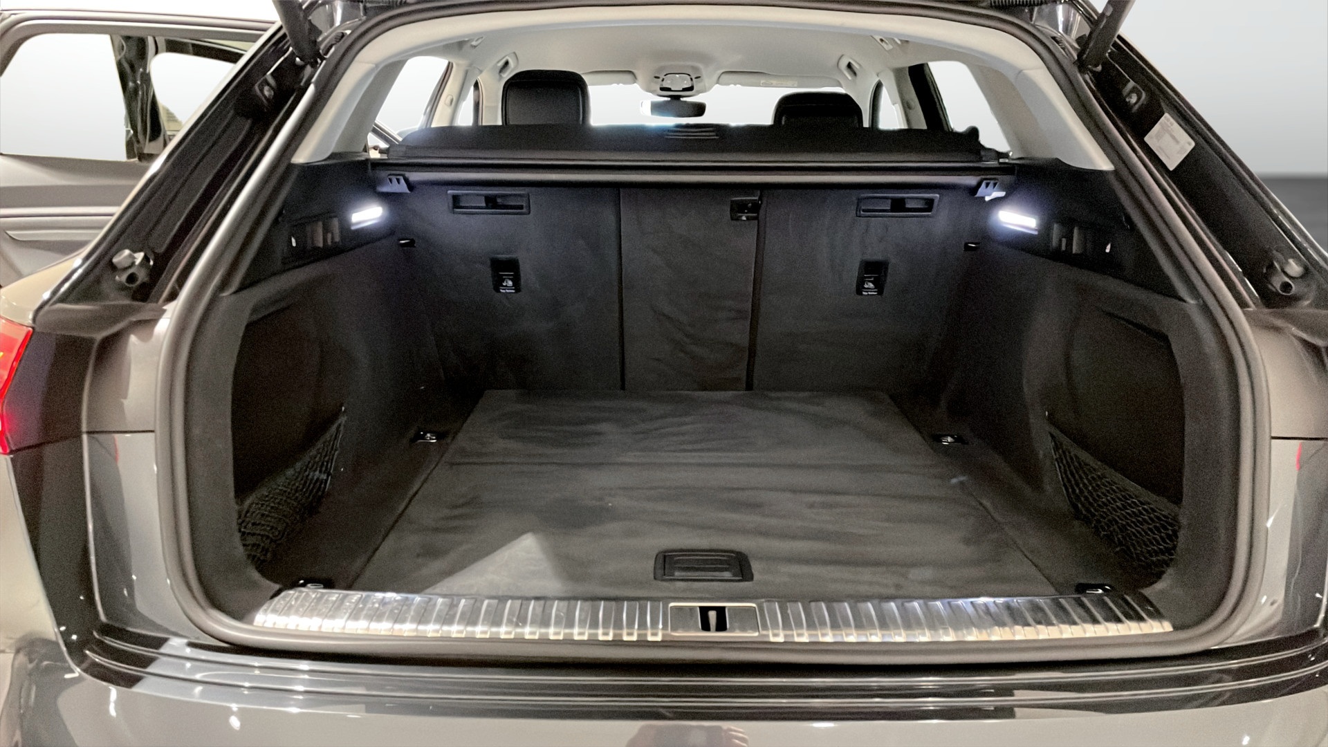 Audi e-tron XUF92J