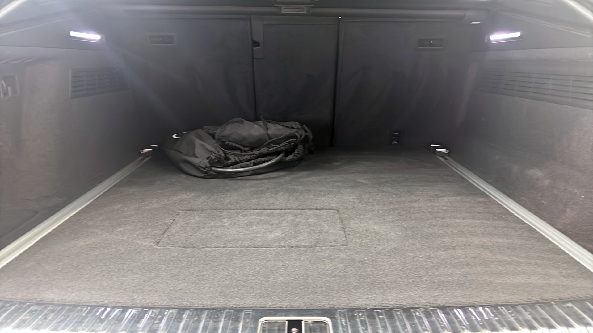 Audi Q8 XWA97L
