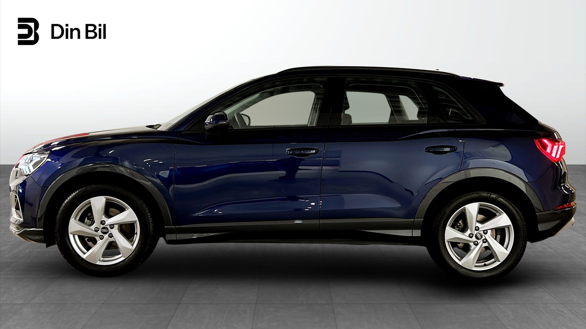 Audi Q3 XWB01Z